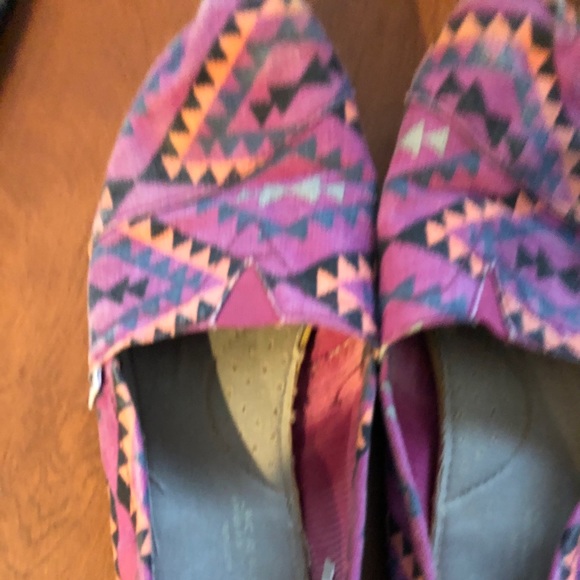 Tom’s - Picture 2 of 8